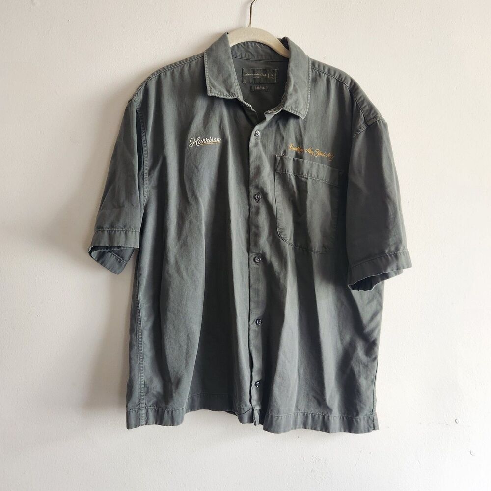 Abercrombie & Fitch Short Sleeve Poplin Graphic Button Up Shirt M Tall Cropped
